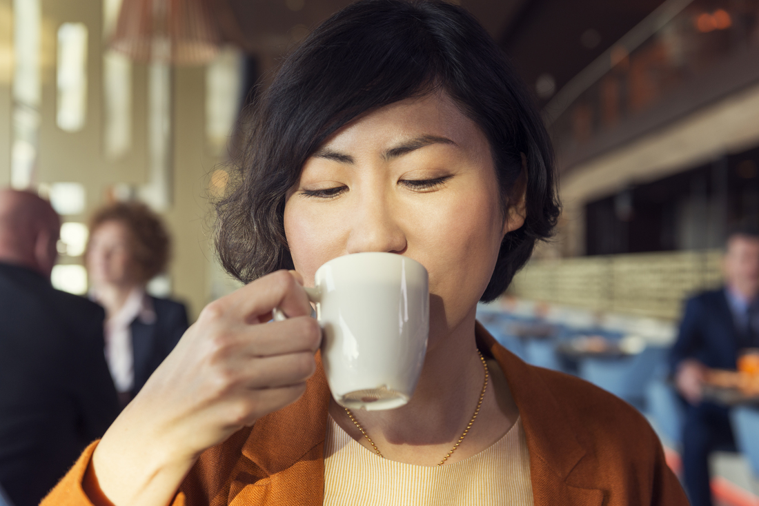 GB-inspirational-woman-drinking-coffee