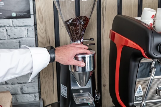 GB-inspirational-grinding-coffee